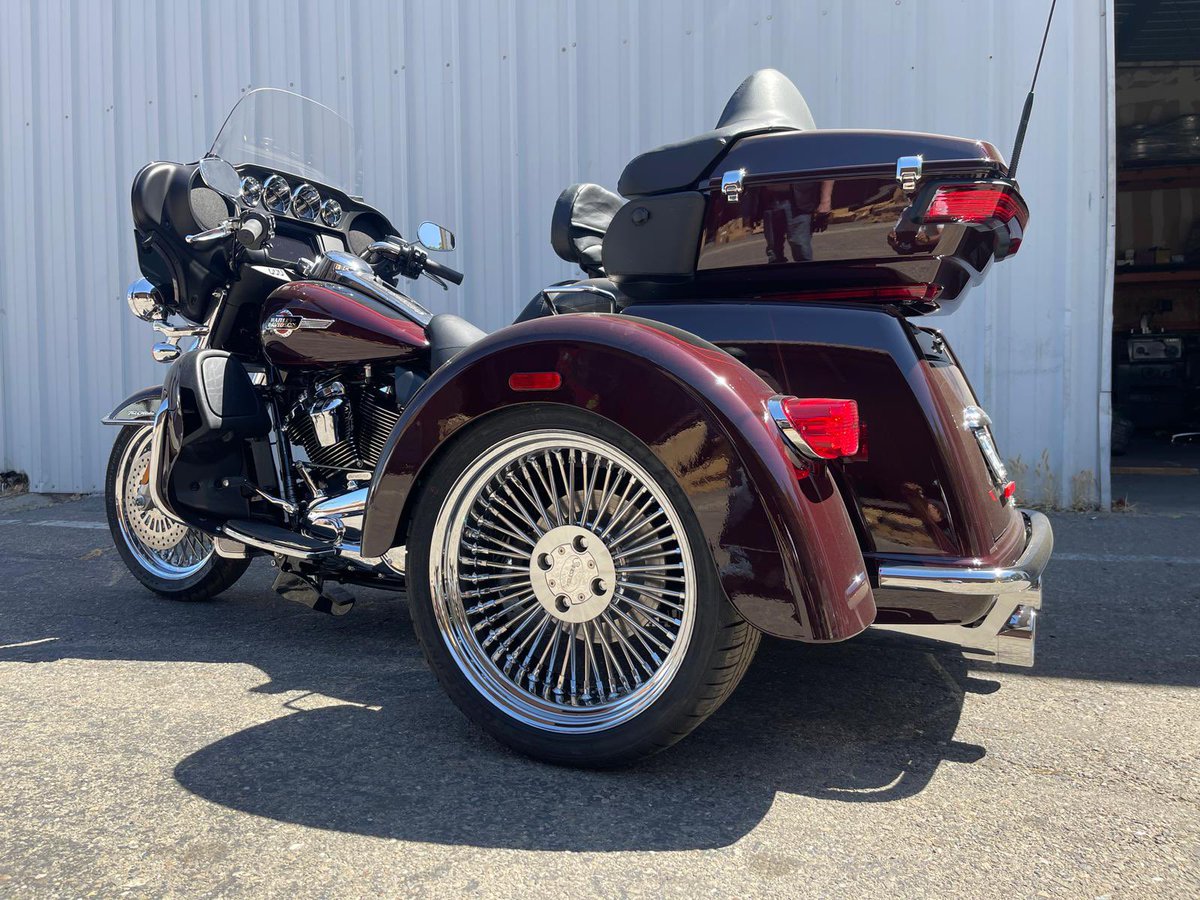 SINISTERWHEEL's tweet photo. Our Big Daddy Wheel
On Trike matching Front and rear Wheels

#fatspoke #steplip #fat50 #original #fishtailz #trike #freewheelers #trikenation #3wheeler #allday

Check out more on 
https://t.co/qJy6TAz0yA https://t.co/YGdOPb3hO6