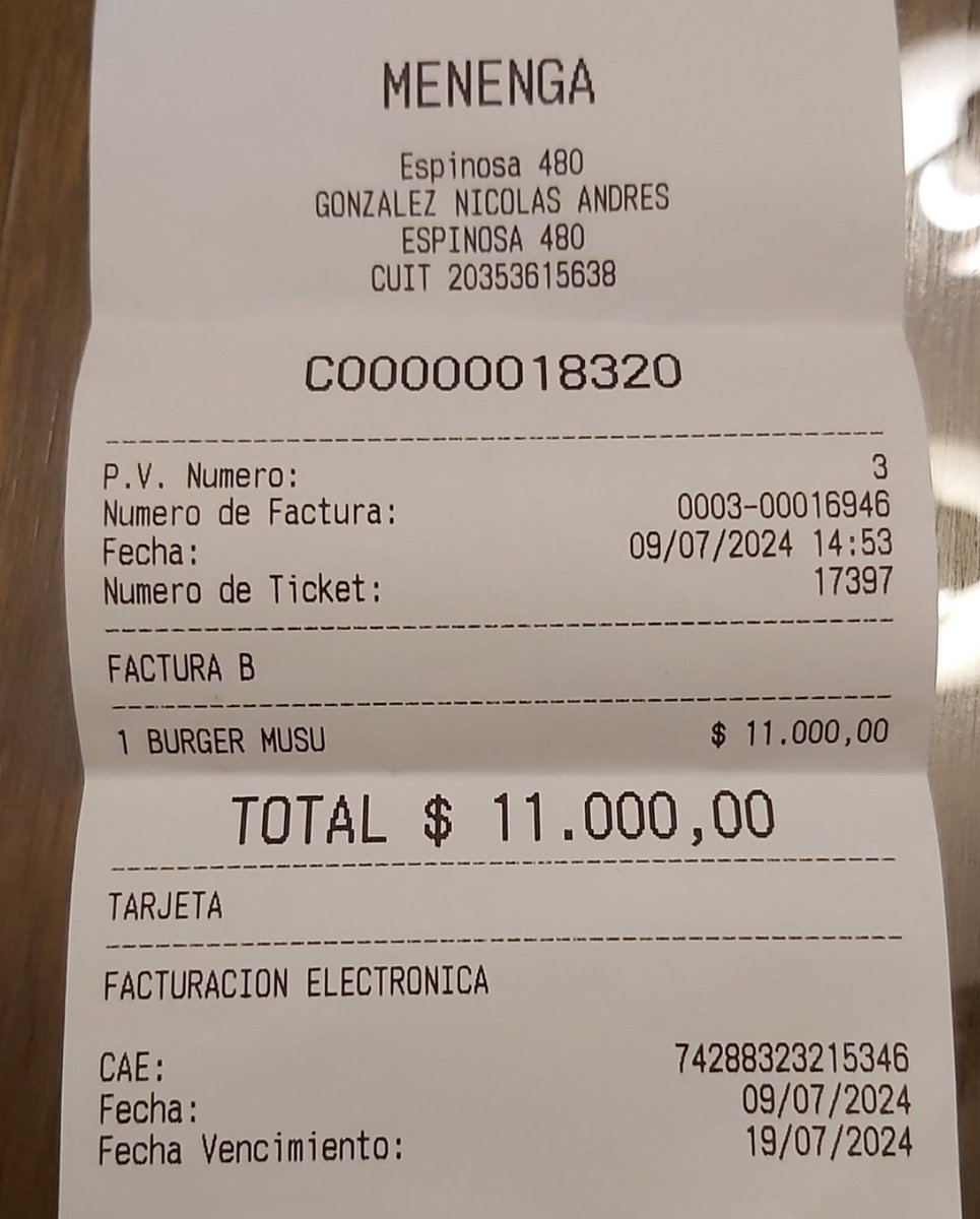 Hoy entre otros platos ricos, nació la burga cuevera(falta foto) tenía carne asada/mayo./morrón/chimi./kimchi/provolone!
Ahora hay que convencer a Nico que quede en la carta!! Me ayudan los que la probaron?!