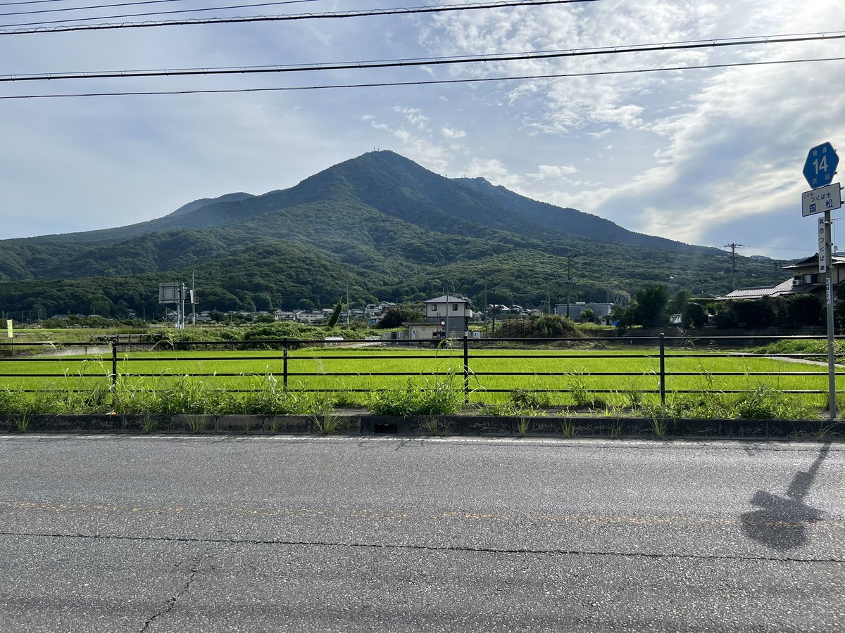 Sh0226Mm's tweet photo. #筑波山
2024年7月10日 30℃ 曇り
いつも通りの筑波山
本日午後雨予報
雲のせいか若干日差しが弱く感じます。 https://t.co/JjW4Yt0fcB
