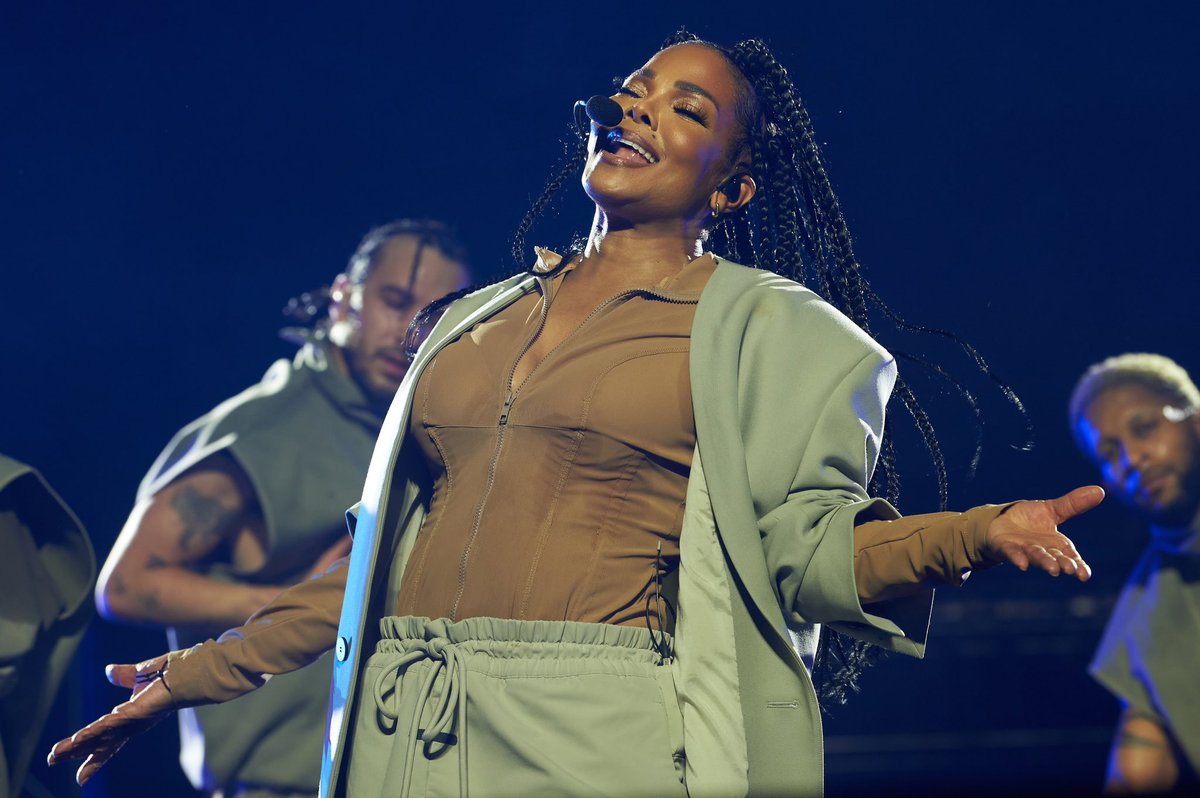 JanetJackson's tweet photo. Essence Fest ✔️ …Newark (tonight!), Brooklyn, Washington, Baltimore & Charlotte…you’re up next!

📸: @solaimonster
Designer & Shoes: @fearofgod, Fear of God Athletics, @jerrylorenzo, @adidas 
Wardrobe/Styling: Laurel Thomson & @ghsduldulao 
Makeup: Preston Meneses
Braids & hair styling: The Urban Meet Braid Shop
Color & hair styling: Chris Rios Beauty