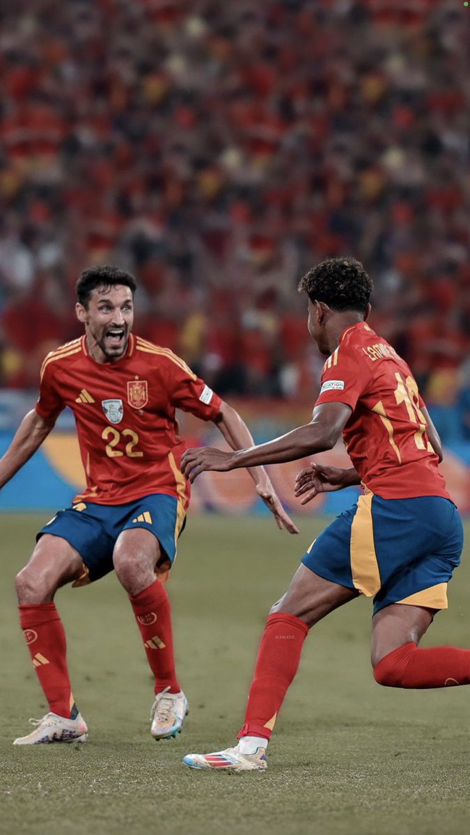 SFCSVQ2's tweet photo. Dato perturbador.

En la Eurocopa del 2044, Lamine Yamal tendrá menos años que Navas en la actualidad. https://t.co/Uk7uxBGbEI