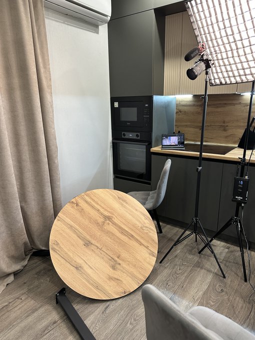 The video shooting went well... now we don't have a table 😅🤪 https://t.co/Apn2v7WCva