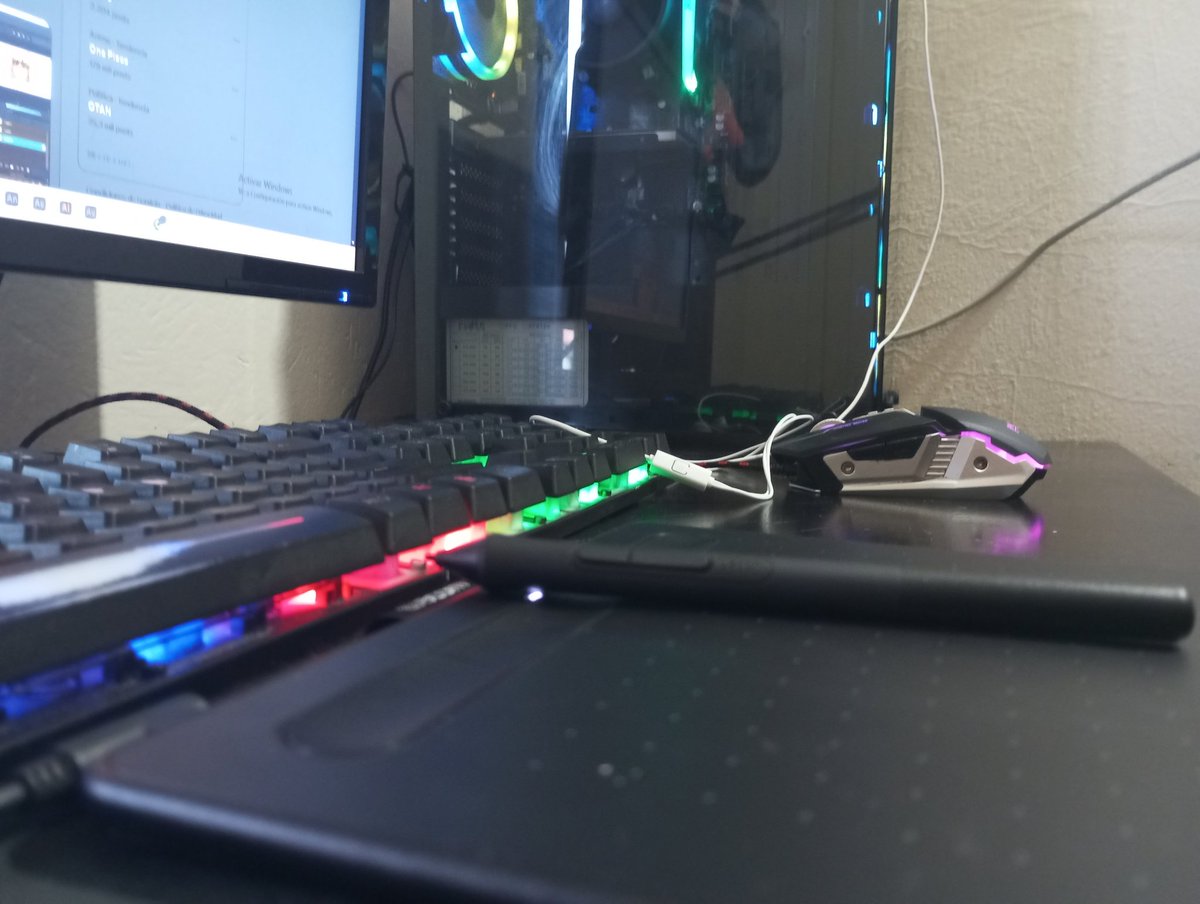 Hysteiaa's tweet photo. Ya tenemos tablet https://t.co/YOmlnp15aw