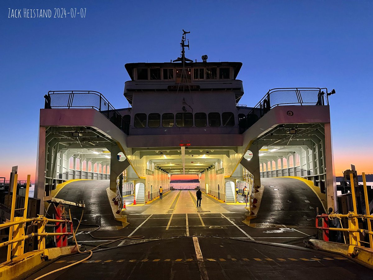 zargoman's tweet photo. @wsferries Kitsap and Kittitas at Vashon during the sunrise Sunday morning and Kitsap yesterday morning at Southworth. https://t.co/AwtGSlK4kR