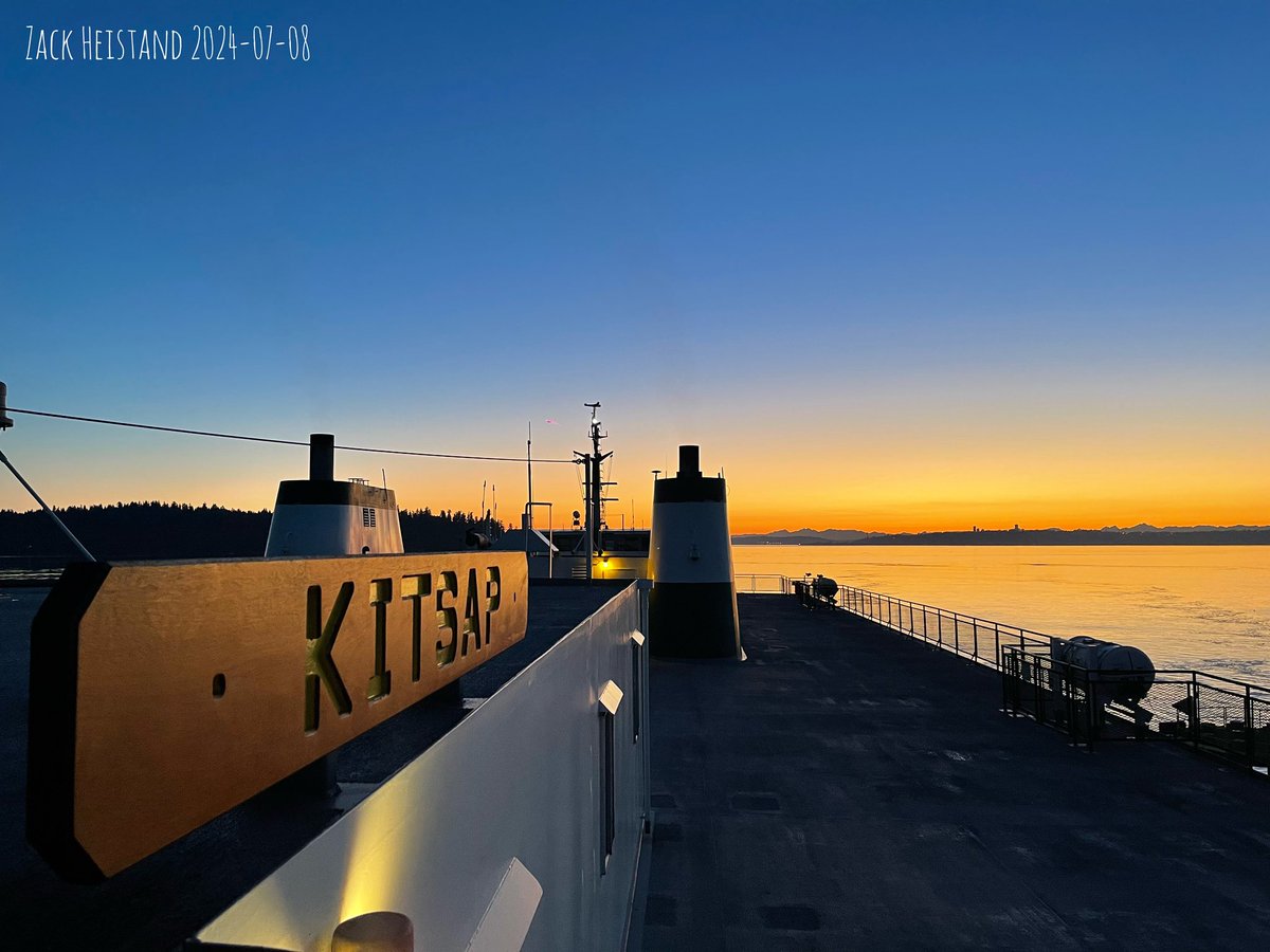 zargoman's tweet photo. @wsferries Kitsap and Kittitas at Vashon during the sunrise Sunday morning and Kitsap yesterday morning at Southworth. https://t.co/AwtGSlK4kR