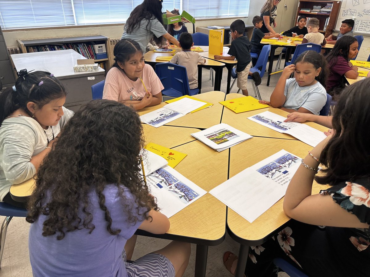 MaestraKarisma's tweet photo. Day 2 of our Summer Language Camp for Multilingual Learners. Station teaching at its finest. #seasons #week1camp #sorting #labeling https://t.co/YpBBAbnC8l