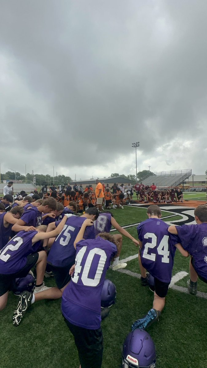 HuddleTouch_CEO's tweet photo. The Battle for Tulsa Oklahoma. Taking Tulsa for Christ! Hundreds of young men surrender their lives to Christ. Teamwork makes the Dream work. Thanks to the partnership of Coach Tim Harper, the Florida Baptist Convention, &amp; Huddle Touch! It's a Kingdom movement! https://t.co/KLe8K2JVtp