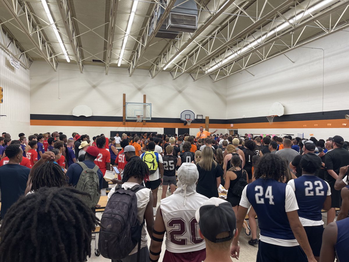 HuddleTouch_CEO's tweet photo. The Battle for Tulsa Oklahoma. Taking Tulsa for Christ! Hundreds of young men surrender their lives to Christ. Teamwork makes the Dream work. Thanks to the partnership of Coach Tim Harper, the Florida Baptist Convention, &amp; Huddle Touch! It's a Kingdom movement! https://t.co/KLe8K2JVtp