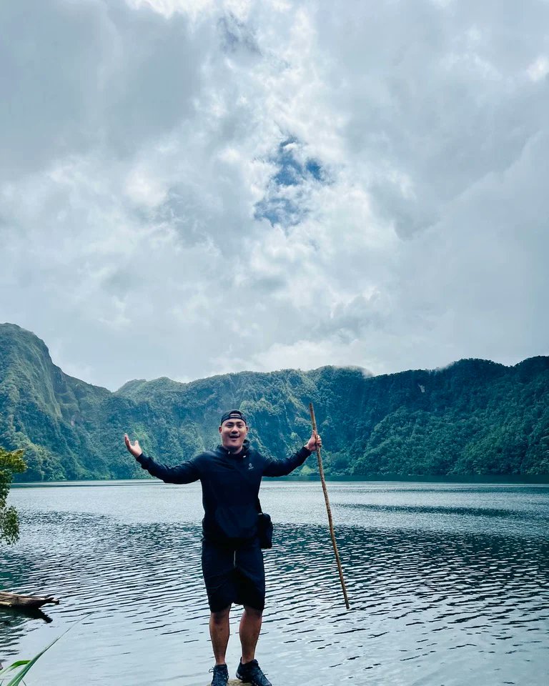 dadak_25's tweet photo. Happy 1 year 💦
#holonized #lakeholon https://t.co/zVjG1VeMP0