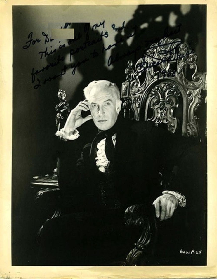 HorrorHammer1's tweet photo. Vincent Price as Roderick in House of Usher (1960) https://t.co/0qa5qoIfko