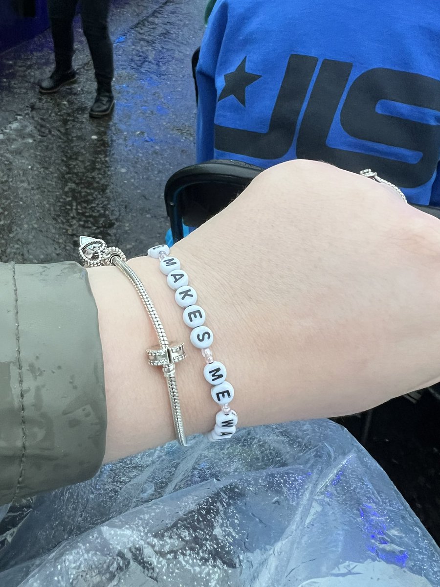 _amyccx's tweet photo. got given a bracelet tonight too🥺🫶🏼 https://t.co/LLGCGZkbbx
