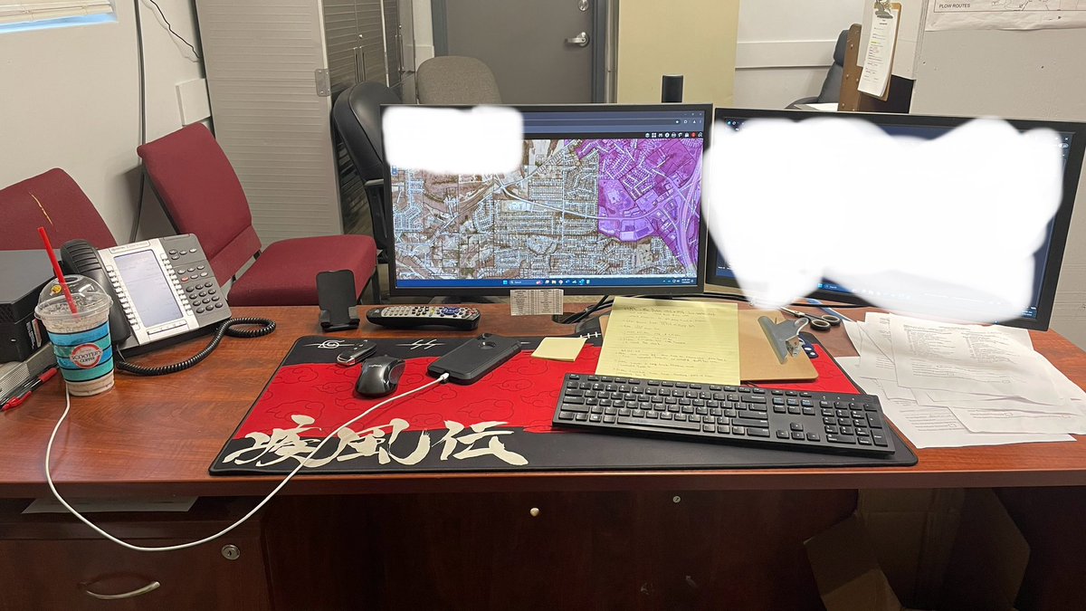 TheNub325's tweet photo. Went from operating equipment to working at a desk. 9 years have flown by. https://t.co/zZbHAqwoNg