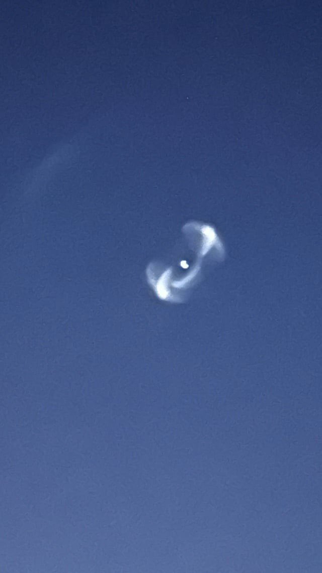 MaitrayeeGupta's tweet photo. #Ariane6 looks great over the European sky! Congratulations #ESA 🚀✨ https://t.co/MLePLrP3oU