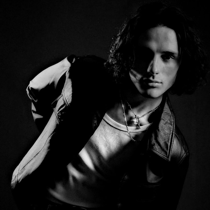 ㅤㅤㅤㅤ

⠀⠀⠀  𝒂 𝒄𝒉𝒊𝒍𝒅 𝒐𝒇 𝒏𝒊𝒈𝒉𝒕 ,  𝒇𝒖𝒍𝒍 𝒐𝒇 𝒅𝒂𝒓𝒌𝒏𝒆𝒔𝒔.
ㅤㅤㅤㅤ
ㅤㅤㅤㅤ