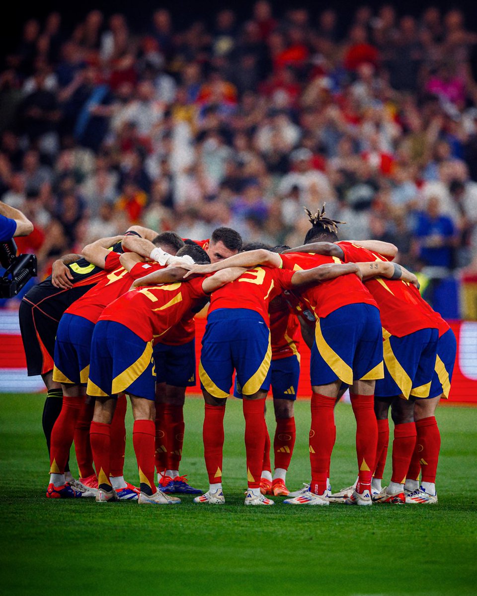 cucurella3's tweet photo. ESTAMOS EN LA FINAAAAL!!! 🇪🇸
@SEFutbol #EURO2024 https://t.co/WcwmwOkqoI