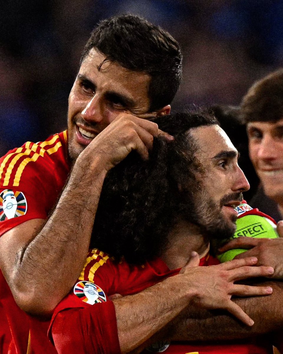 cucurella3's tweet photo. ESTAMOS EN LA FINAAAAL!!! 🇪🇸
@SEFutbol #EURO2024 https://t.co/WcwmwOkqoI
