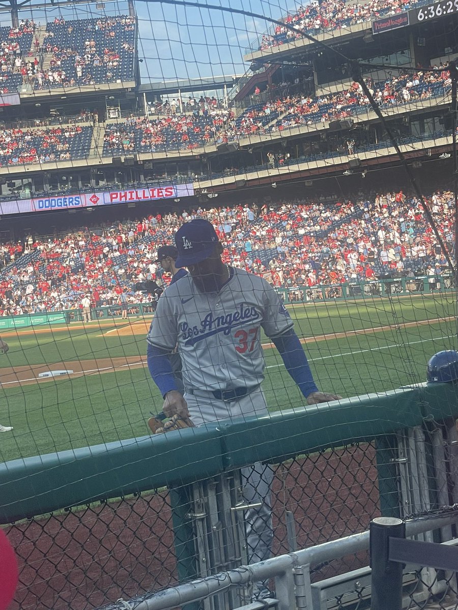 lizmova's tweet photo. @Dodgers @TeoscarH while in Philadelphia…. #loveLA #ShoheiOhtani #LizbethsAdventures #MLBStadiumGoals https://t.co/Hv48osRgVo