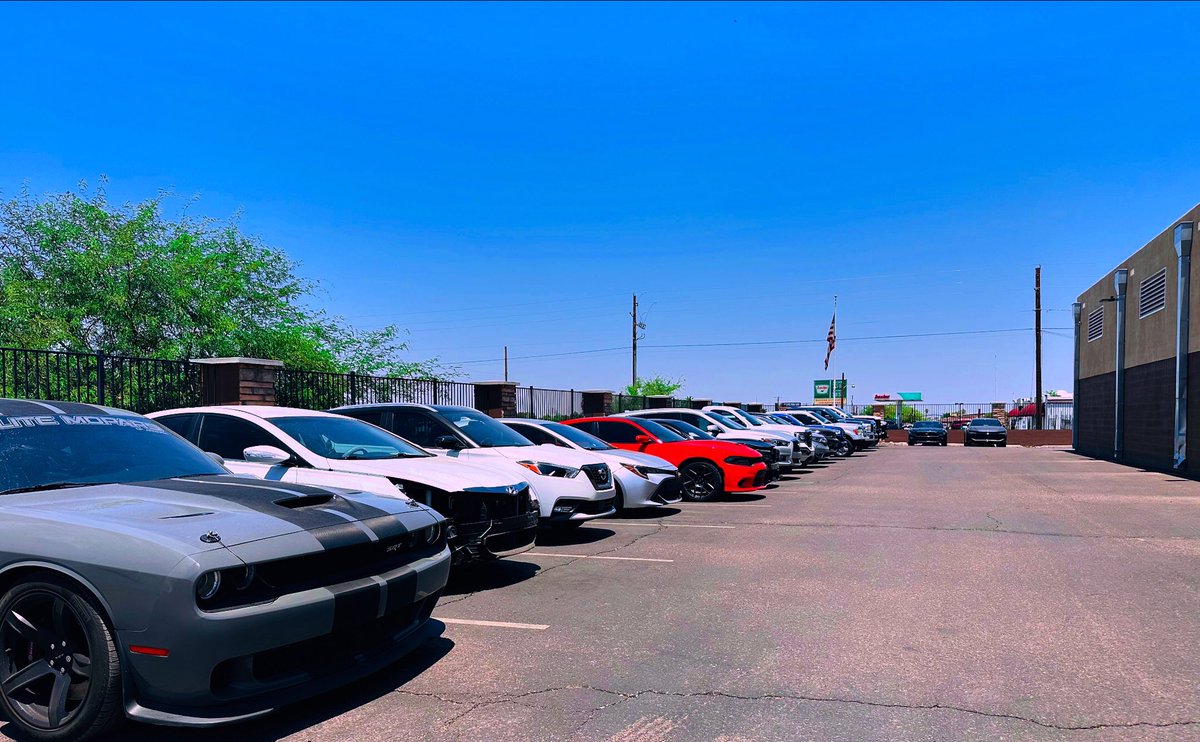 We hope everyone had a happy and safe 4th of July🇺🇸.
San Tan Auto Body still remains busy in the heat of the summer.☀️ 

#queencreekrepairshop #familyowned #queencreeklocal #santanautobody #santanhotrods #collisionrepairs