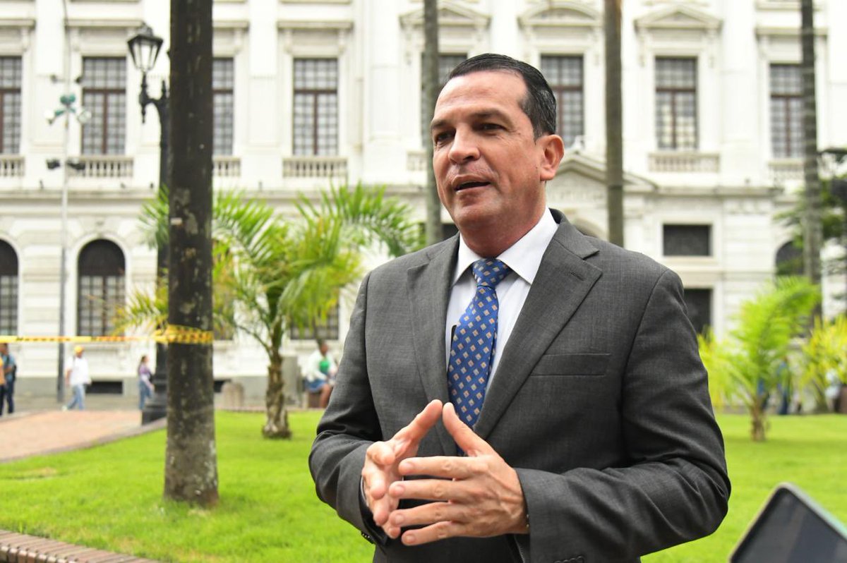 personeriacali's tweet photo. La Personería de Cali considera que la solicitud que hará el Gobierno Nacional ante el Consejo de Seguridad de la ONU, requiriendo una prórroga para la implementación del acuerdo de paz, afecta las expectativas para la consolidación de una paz estable y duradera acordada con las FARC, pudiendo generar dudas respecto de lo que eventualmente se acuerde en los procesos de paz en curso. 

Valdría la pena que se conociera de parte de los directamente implicados en las negociaciones, los efectos materiales de este anuncio del gobierno sobre el avance de los diálogos adelantados que buscan la paz total.