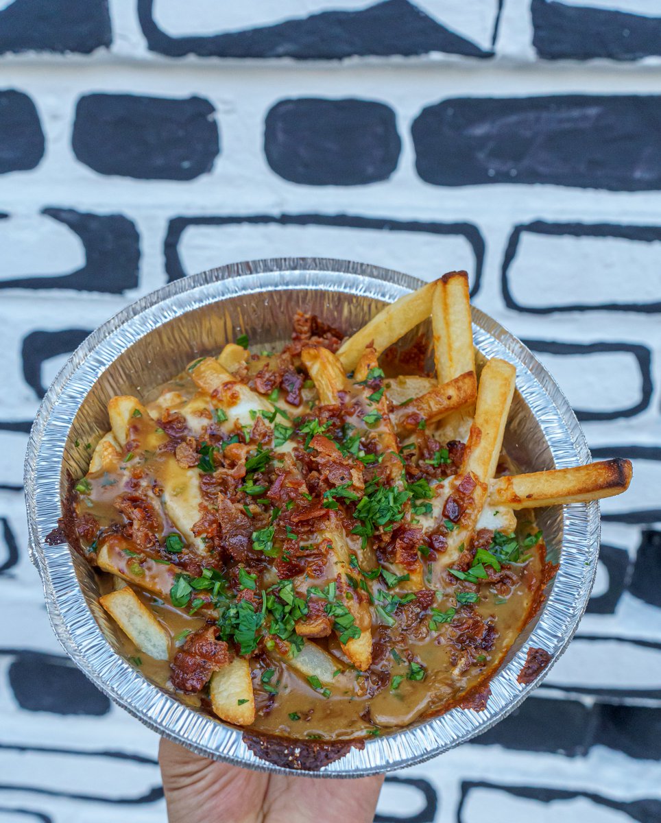 LovesKitchennyc's tweet photo. Satisfy your cravings with our irresistible Poutine - loaded with gooey cheese, savory gravy, crispy bacon, and scallions! 😍 A must-try dish at Love's Kitchen. #PoutinePerfection #FoodieFavorite 🤤 https://t.co/4HwxKG8TQB