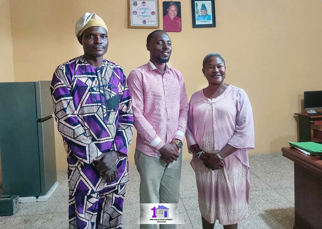 OneHousenig's tweet photo. We paid a courtesy visit to the Executive Secretary of the Osun state Senior Secondary Education Board (SSESEB), Mrs. H. I. Kolawole and discussed pertinent issues as regards the SDG 4 2030 goals and collaborative efforts to achieving this goal. 
#OneHouse #SSESEB #SDGs #AI #PWD https://t.co/7GPLoZbGBI