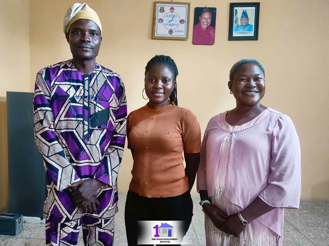 OneHousenig's tweet photo. We paid a courtesy visit to the Executive Secretary of the Osun state Senior Secondary Education Board (SSESEB), Mrs. H. I. Kolawole and discussed pertinent issues as regards the SDG 4 2030 goals and collaborative efforts to achieving this goal. 
#OneHouse #SSESEB #SDGs #AI #PWD https://t.co/7GPLoZbGBI