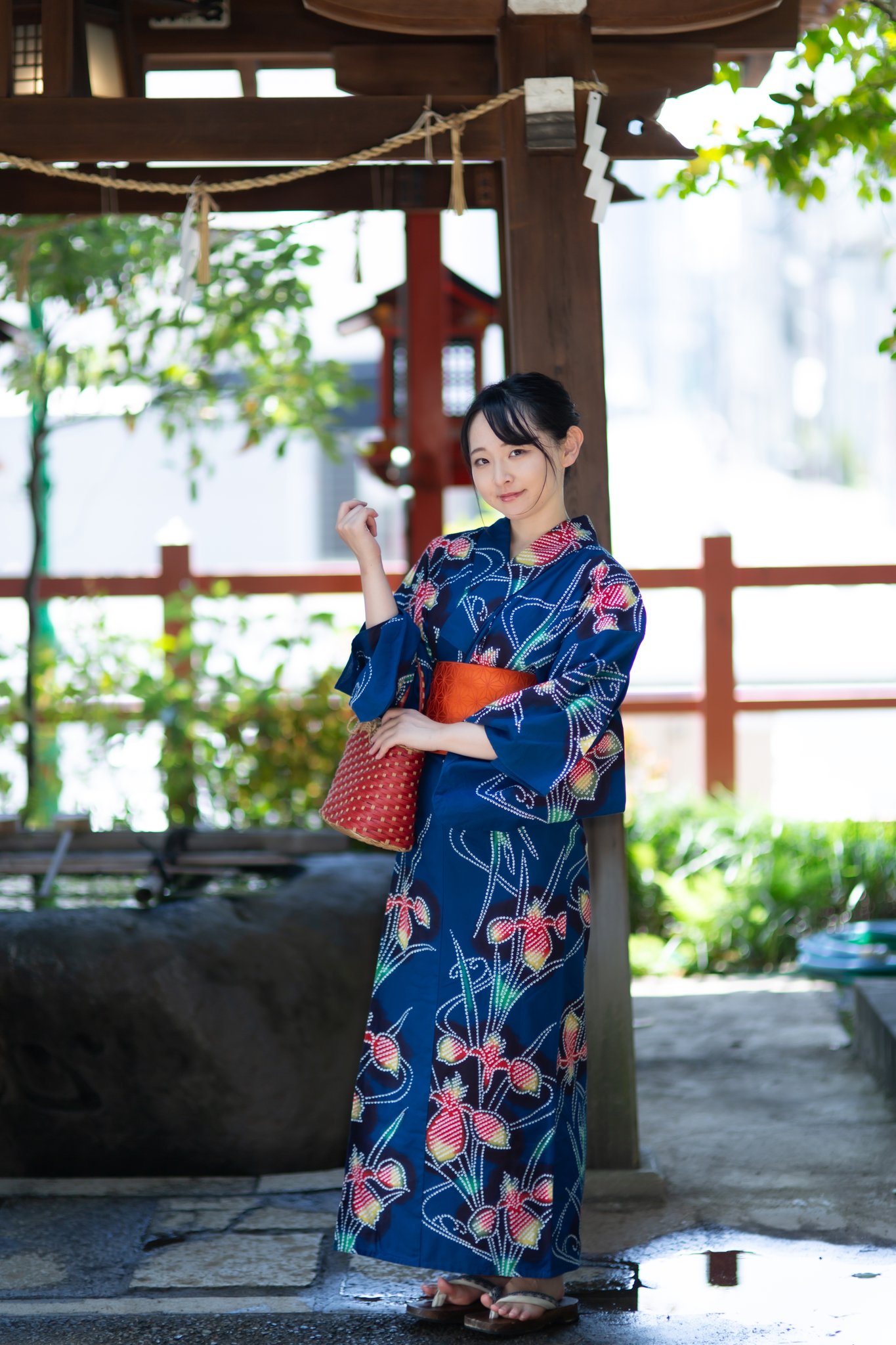 砂漠の夕焼け　サボテンと稲妻　クロスステッチ完成品 クロスステッチフレーム＜笹飾り＞ | リバティ 生地、編み物、刺繍