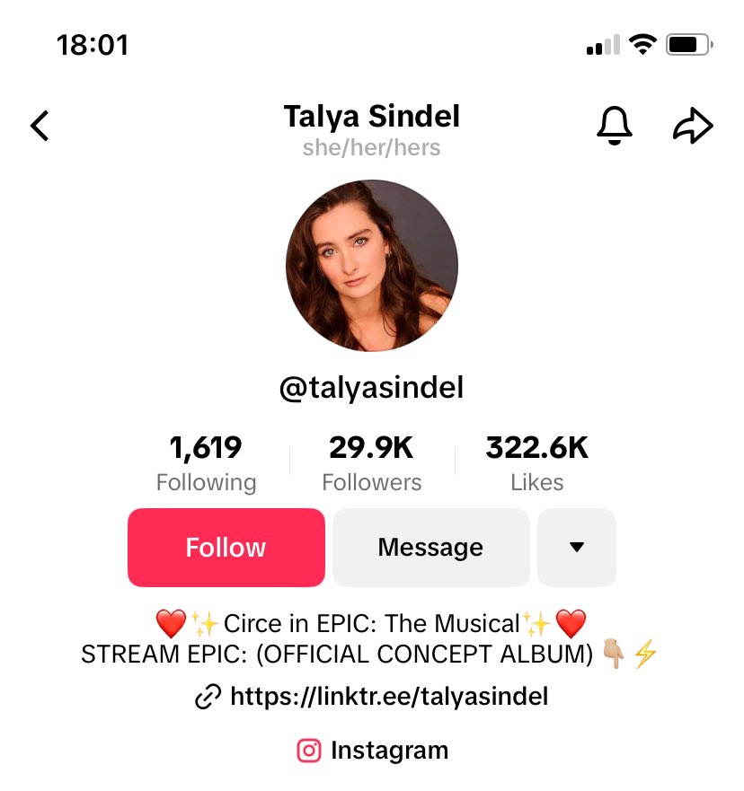 homophobichours's tweet photo. JORGE’S GIRLFRIEND LIKED A COMMENT I MADE ABOUT EURYLOCHUS ON A TIKTOK THAT HAS LIKE 1K LIKES HELPPPP
she’s a eurylochus stan omggg (also this just feeds my delusions that my interp of him is what jorge intended and everyone else is WRONG) https://t.co/NKs9LhaKdu