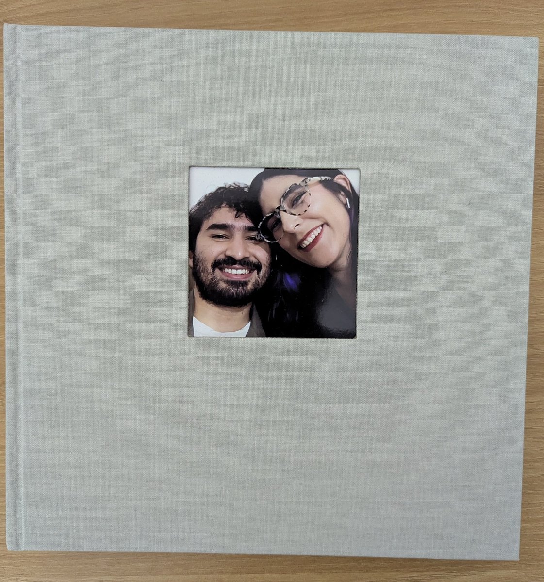 SV_Camillo's tweet photo. Cada día aprendo algo nuevo de ti que admirar y amar, me siento la persona más afortunada por poder hacerme viejito contigo, te amo en esta y todas nuestras vidas. Te amo con todo mi ser, gracias por el mejor año de mi vida mi in-yun.🥹🐥💙💯👍 https://t.co/MQ2e0hswBb
