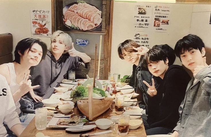 mika 𓇼 ׅ tweet media