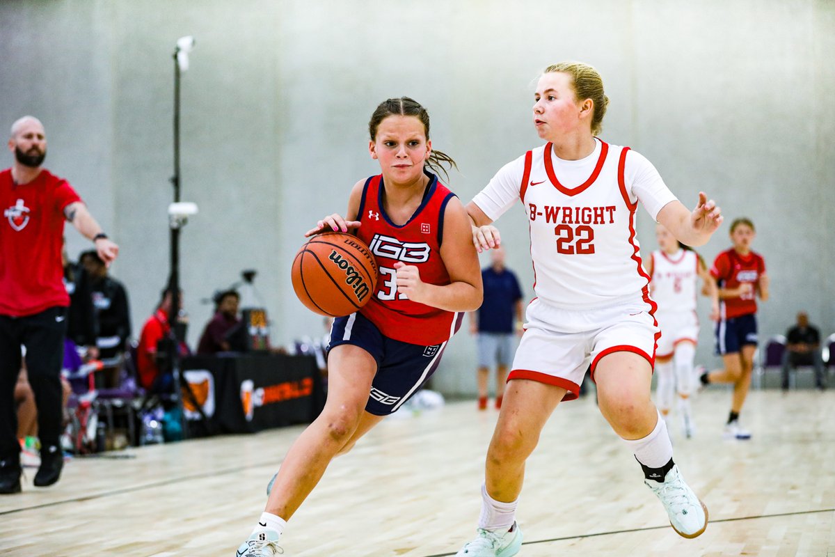 TFNsRun4Roses's tweet photo. 🌹🏀 The Roses Rising Stars are lighting up the court! #RosesRisingStars #BallingOut #RosesRisingStars @SMACBasketball @TbWbasketball1 @IGB_Hoops @OfficialHDHoops https://t.co/QnINpOSguc