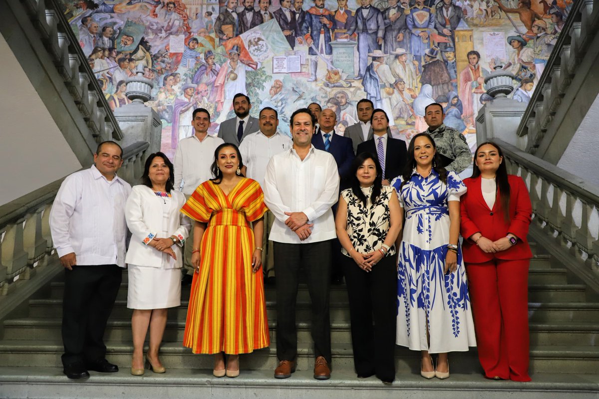 SESNSP's tweet photo. El #MNPyJC, es un pilar fundamental de la Estrategia Nacional de Seguridad Pública y tiene como meta fortalecer las policías municipales y estatales, mejorando la coordinación entre estas, la @GN_MEXICO_ y las Procuradurías o Fiscalías Generales
#JuntosConstruimosLaPaz https://t.co/Uuq1hiBvgu
