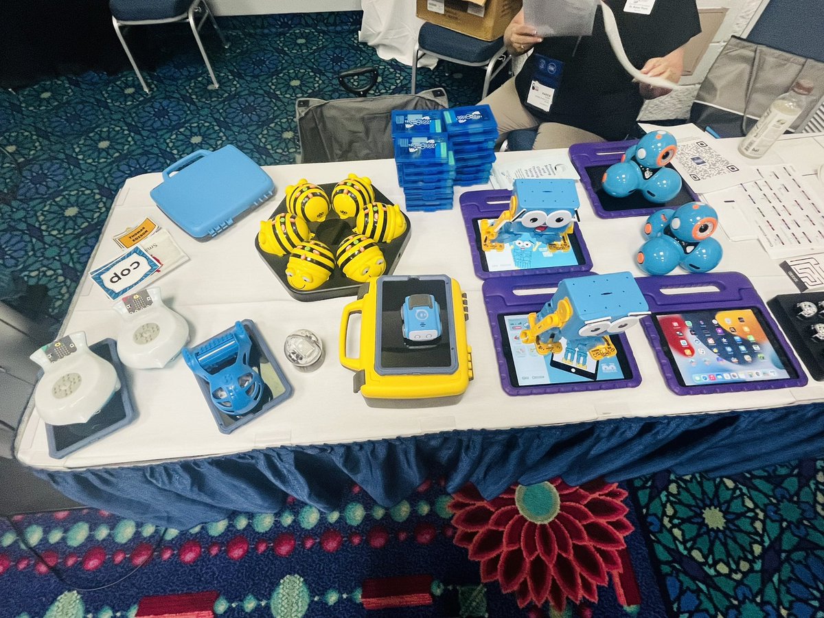 JenniferR2ATiM's tweet photo. We had a great time sharing how to increase student engagement integrating robotics into the curriculum 🤗@ATIMPD02 @AthensStateRIC @ALSDEEdTech #atimpd #MEGA2024 https://t.co/eB43MVK9wQ