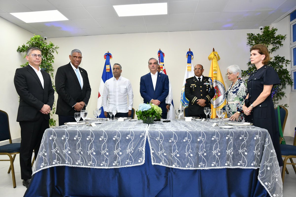 chuvasquez's tweet photo. Ayer celebramos el 2do. aniversario de la primera etapa  de la transformación educativa de  la @policiard y, como dijo el pte. @luisabinader, esta  es una realidad imparable. https://t.co/mAgsbgi5xL