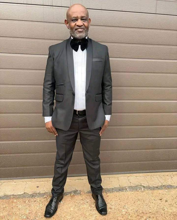 AuntyScoobyDoo's tweet photo. Sello Machitje was hijacked near Evaton/Vaal, his Silver Nissan Navara  was found in Alex. He is still  missing. Contact Kgosi at 0794631511 with any information.Guys please share or retweet 🙏 https://t.co/EMLnEiHmxO