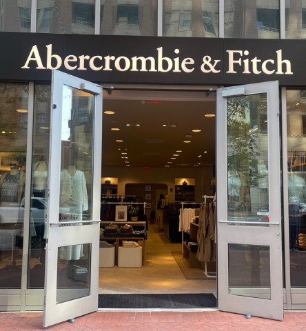 harboreast's tweet photo. EXPLORE ALL 26 RETAILERS
🛒12 Blocks of Walkable Shops🛍️
https://t.co/E50wHpIOiI https://t.co/NNd4RzXqCL