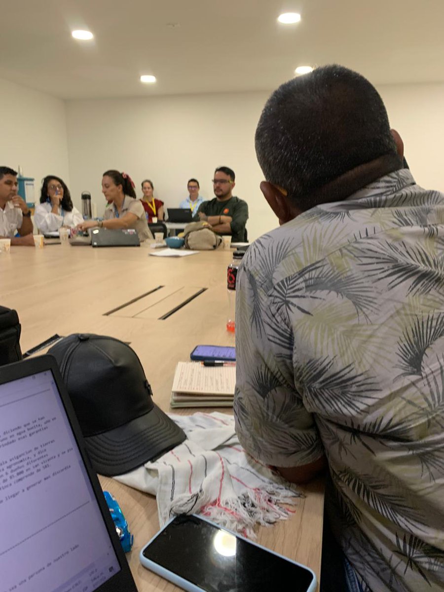 SanJose_CP's tweet photo. En mesa de diálogos con el Director Nacional de Tierras @AgenciaTierras para los procesos de asignación de tierras a la  reincorporación https://t.co/zvzuigBykx