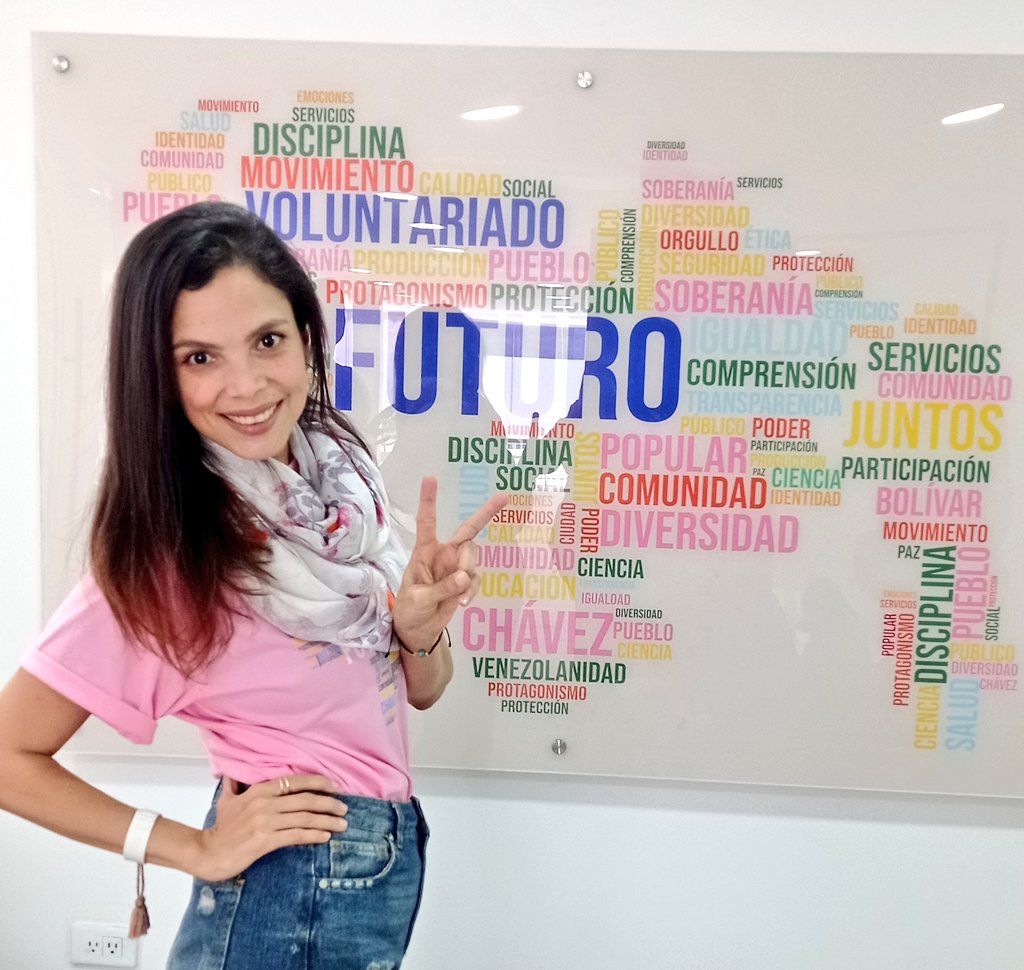 Carocarolina81's tweet photo. El próximo 28 de julio yo voto FUTURO y tú? 

#VotaFuturo 
@movfuturoven @HectoRodriguez https://t.co/uPhZqnTZlB