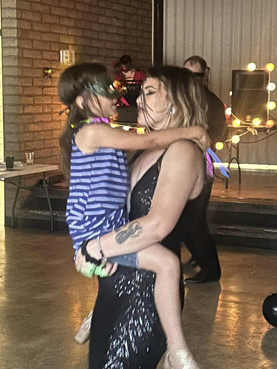 ypr_national's tweet photo. This past weekend, YPR-Durango hosted a Second Chance Prom event. It was a huge success with 25 participants enjoying dancing, mocktails, and a professional photographer. Such an amazing night! #SecondChanceProm #YPRDurango #Recovery https://t.co/wEp366kVlQ