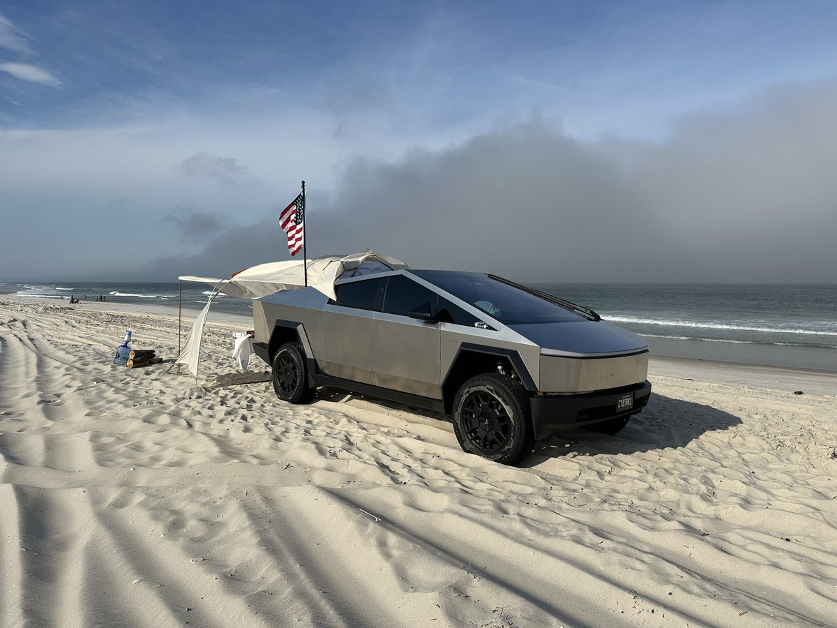 Cybertruck0001's tweet photo. Lots of beach off roading video advice coming soon. #tesla #cybertruck #fishing #ibsp #islandbeach @BeardedTesla @spotted_model @wmorrill3 @dblcap @CyberMikeOG https://t.co/j2nGSahJHP
