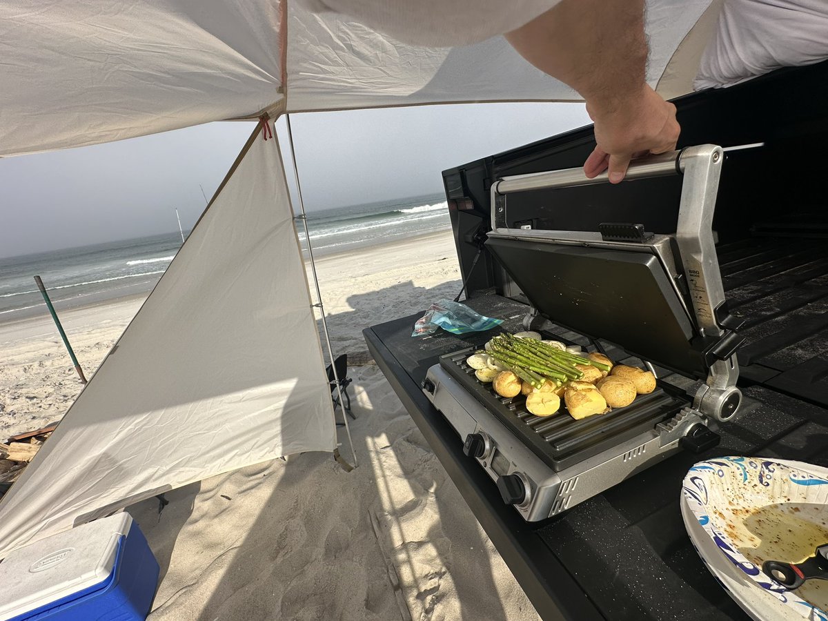 Cybertruck0001's tweet photo. Lots of beach off roading video advice coming soon. #tesla #cybertruck #fishing #ibsp #islandbeach @BeardedTesla @spotted_model @wmorrill3 @dblcap @CyberMikeOG https://t.co/j2nGSahJHP