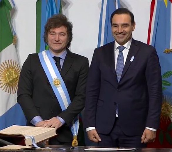Sandra0111512's tweet photo. Éste Gobierno de MMIERDAS nos preside... HORROR ...etc...
#LoanDaniloPeña  ✍️🙏🏼🙌🏼 https://t.co/Az3Oa9NCap
