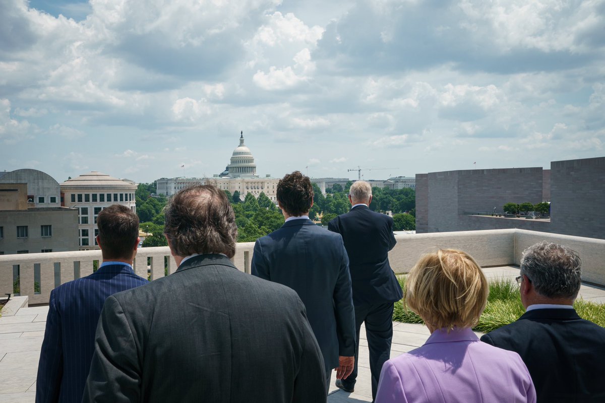 Justin Trudeau tweet media