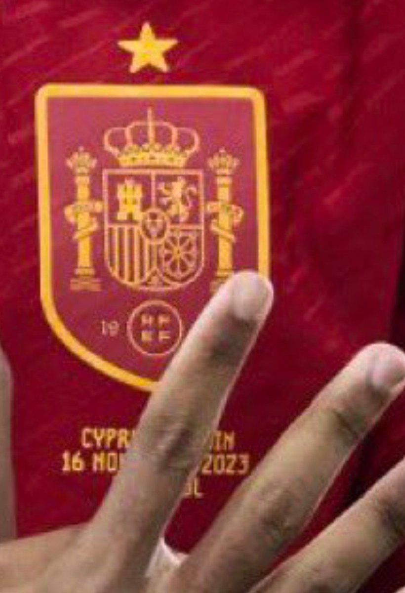 pirruragonzaiez's tweet photo. nos ha colado un partido de 2023 contra Chipre y se la pela https://t.co/DwAm03TJGK