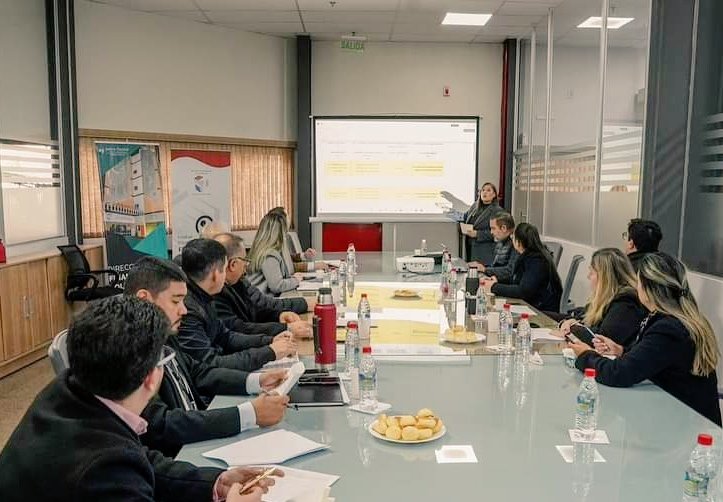 EdelmaPedrozo's tweet photo. Ministro Jorge Bogarín encabezó mesa de trabajo del Equipo de Alto Desempeño - ajustes finales  PEI - JE. 2da jornada. 🙌 
DirecciónPlanificaciónEstrategica, https://t.co/rAmeAQhucX
