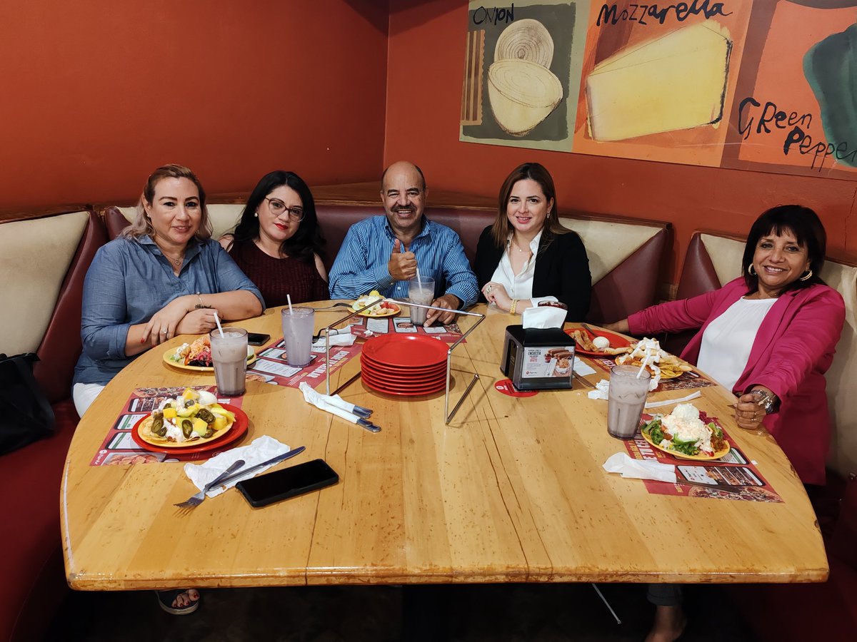 leonelnelson65's tweet photo. Sigo celebrando mi cumpleaños gracias abogada Lourdes Alejandra Mejía https://t.co/n7bYhkcMMm