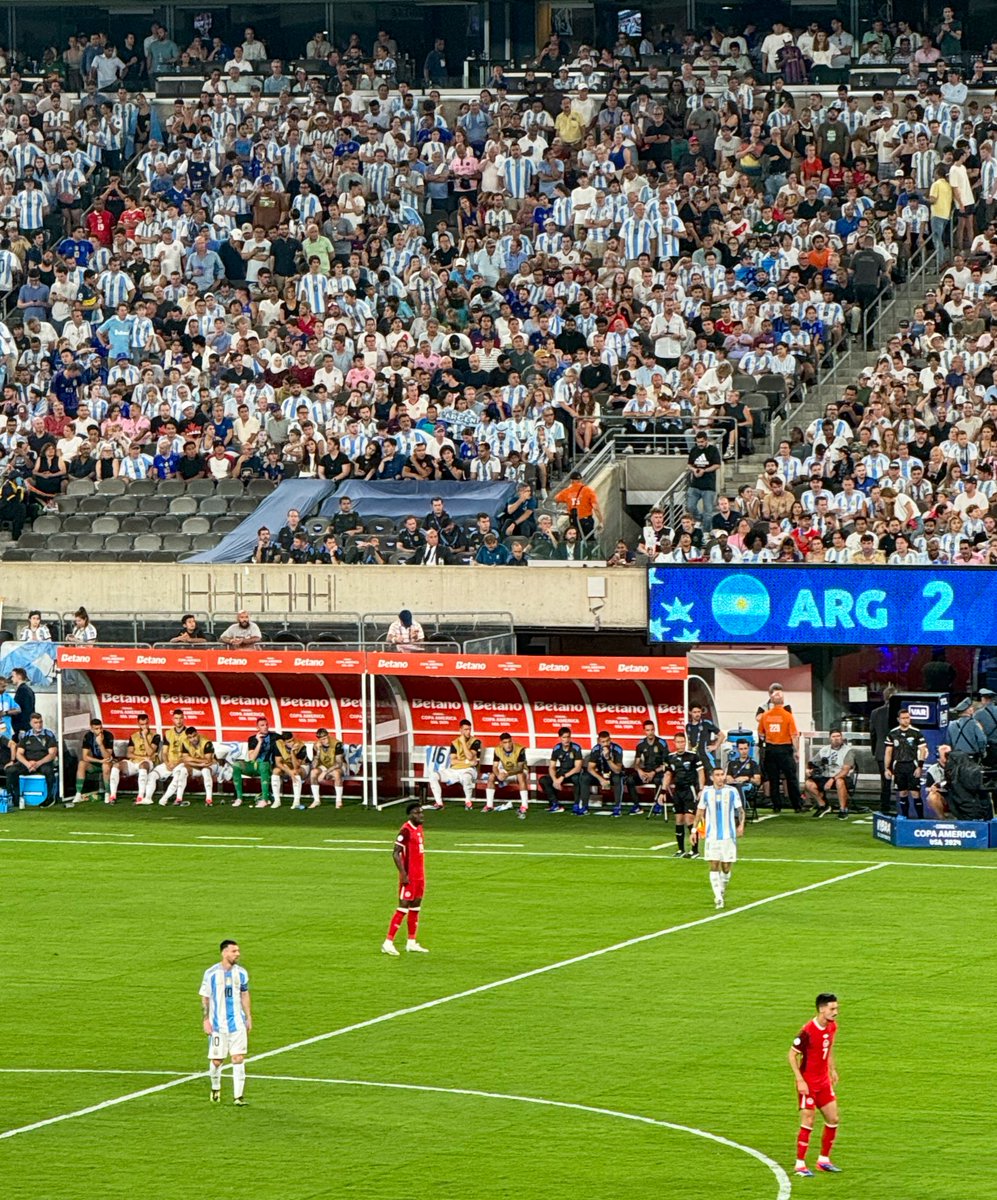 ejhungria's tweet photo. Hoy si. Gol del 🐐

🎶¡Ahora nos volvimos a ilusionar! 🎶 https://t.co/Jb2xlYvNXZ