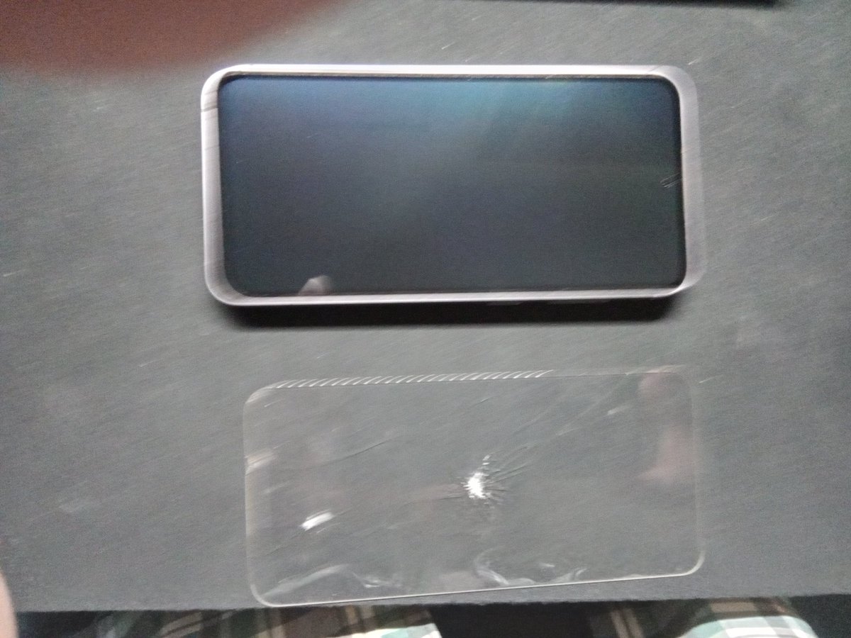 JonathanOutside's tweet photo. @dbrand saving another. Love the kit comes with two screen protectors. https://t.co/SXrYVCyGwB