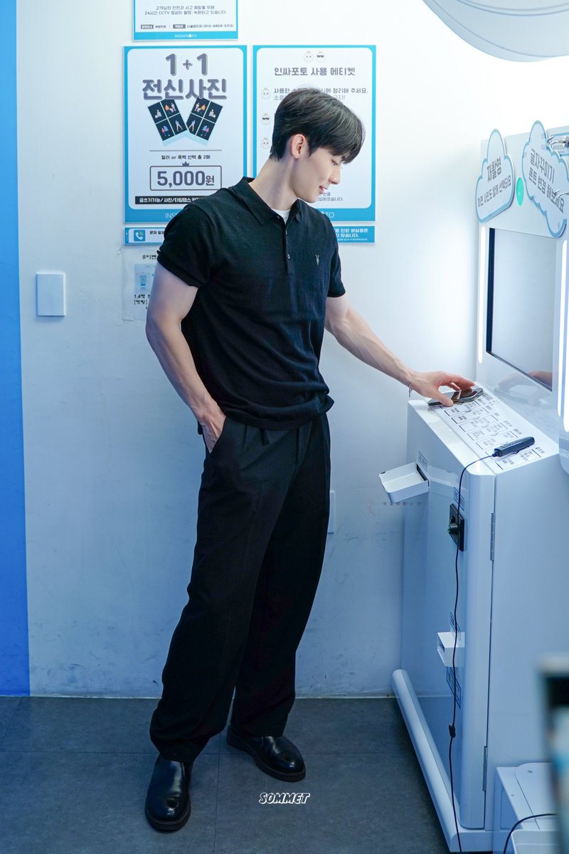 sommet_LSG's tweet photo. #이승규 #LeeSeungGyu #HBD_Gyue_990710 
👀👦🏻🎂 https://t.co/FnTZndvoB1