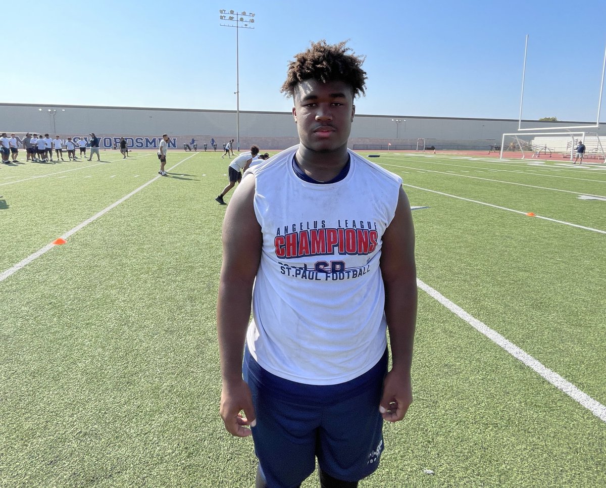 Get to know this kid - Aquaris (AJ) Moore , one of the more talented defensive lineman
In the area. Coaching staff has high expectations for him. @StPaulF00tball